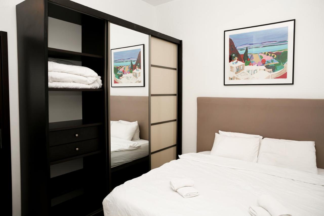 Sea View Apartment Prime Location On The Beach Тел Авив Екстериор снимка