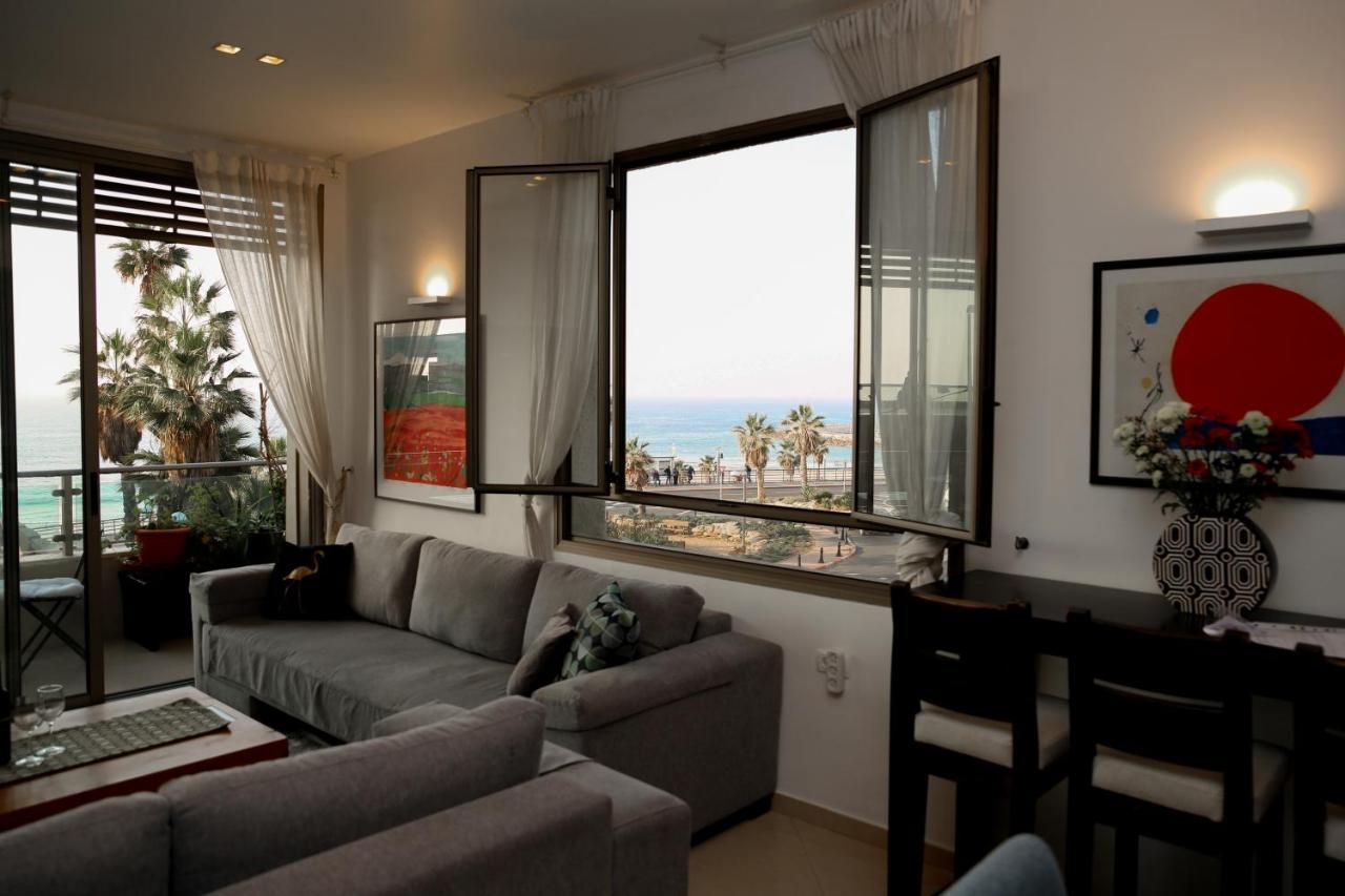 Sea View Apartment Prime Location On The Beach Тел Авив Екстериор снимка