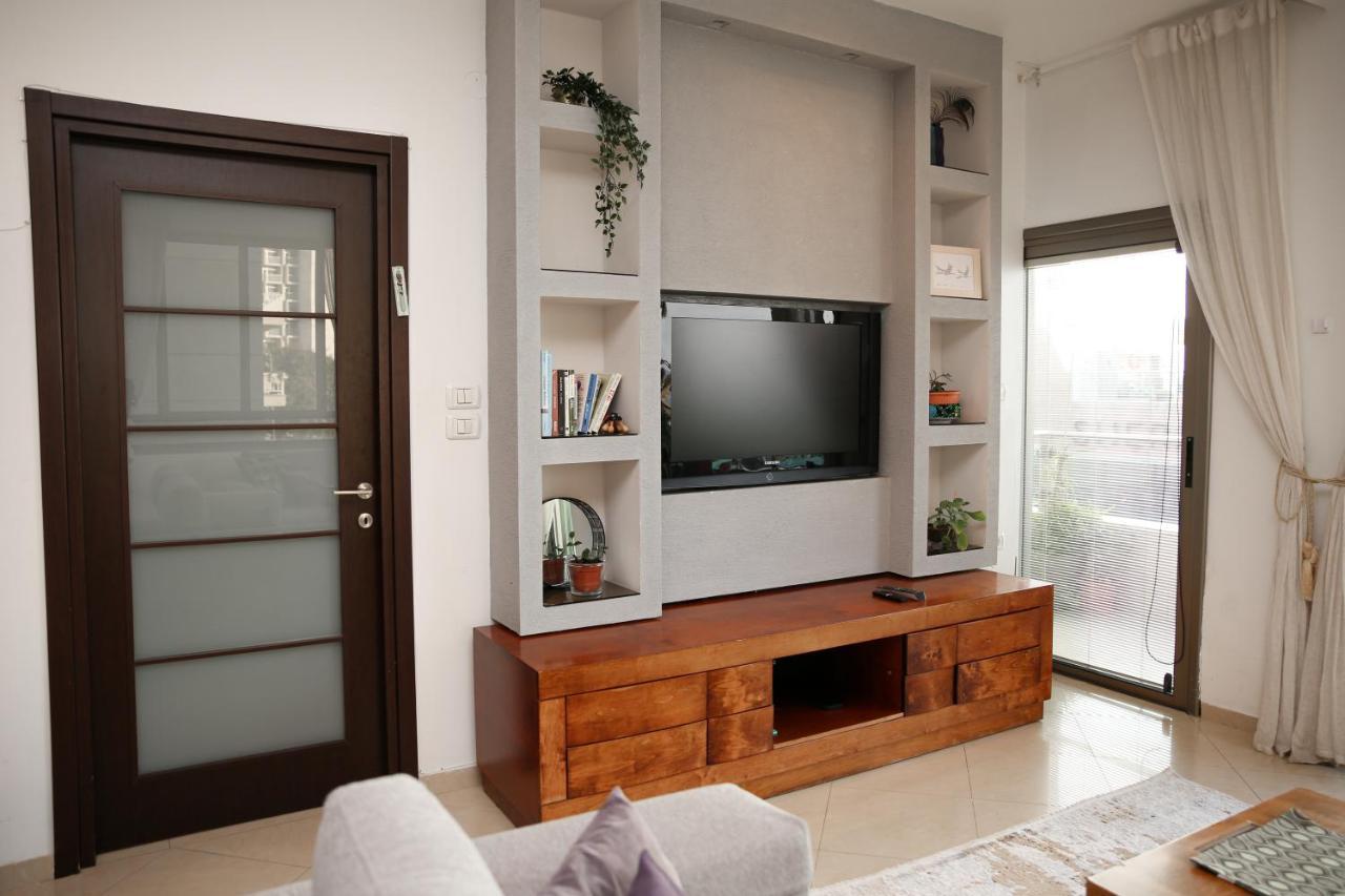 Sea View Apartment Prime Location On The Beach Тел Авив Екстериор снимка