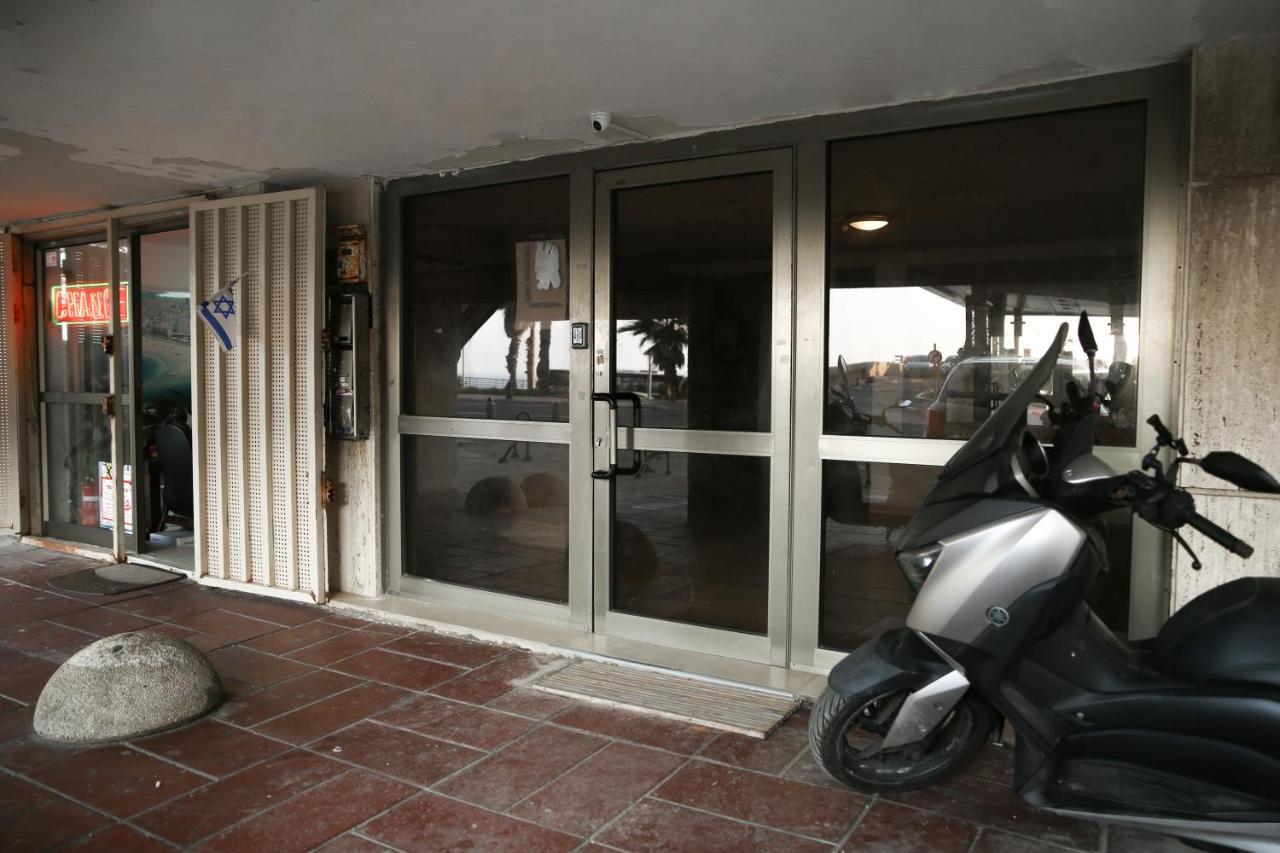 Sea View Apartment Prime Location On The Beach Тел Авив Екстериор снимка