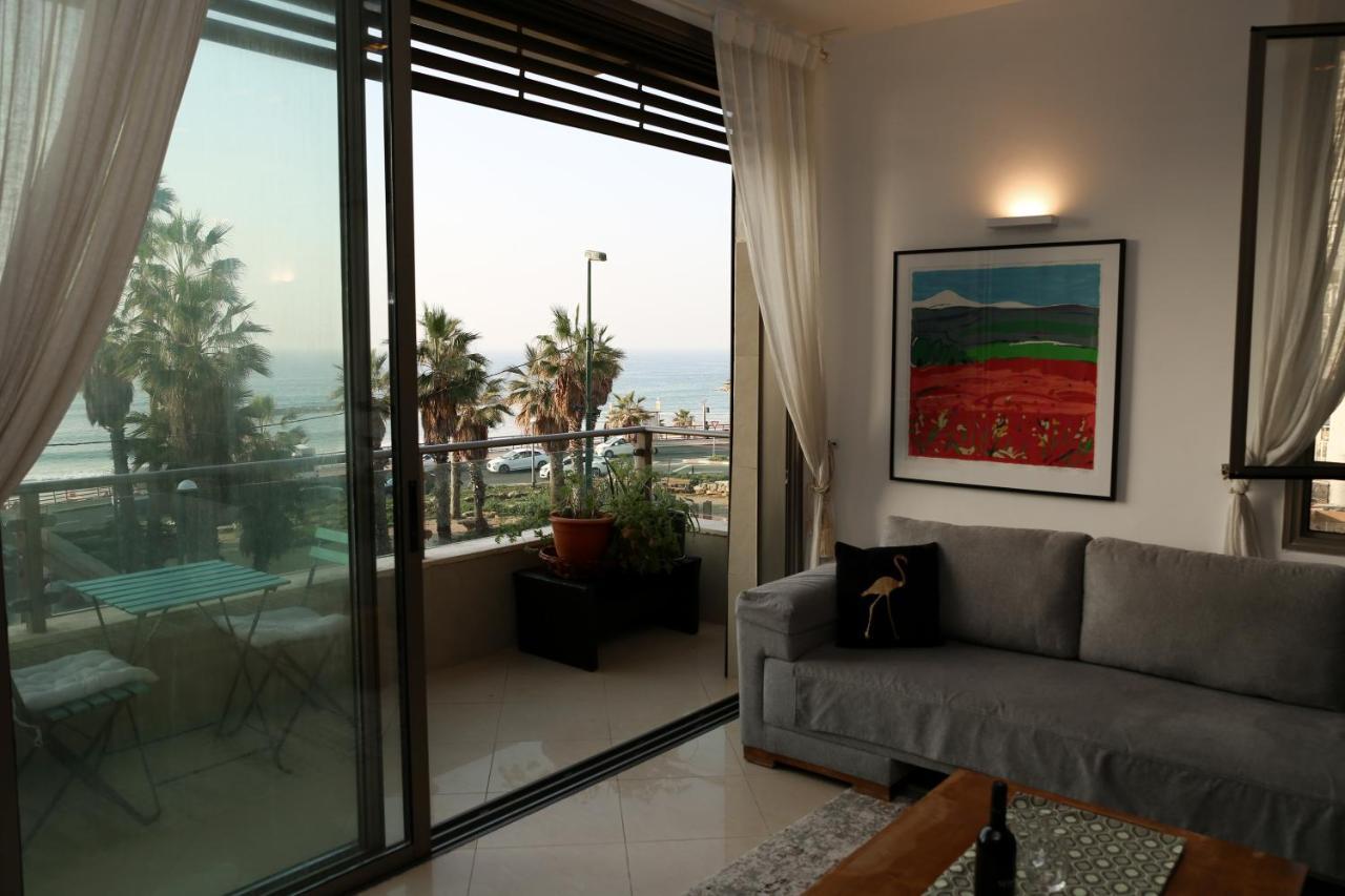 Sea View Apartment Prime Location On The Beach Тел Авив Екстериор снимка